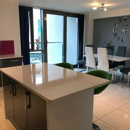 Reeks View Townhouse Διαμέρισμα *